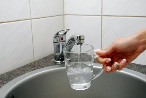 Boala de la robinet: 189 de străzi orădene sunt alimentate cu apă prin conducte cancerigene